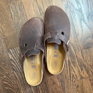 Brand new brown Birkenstock clogs